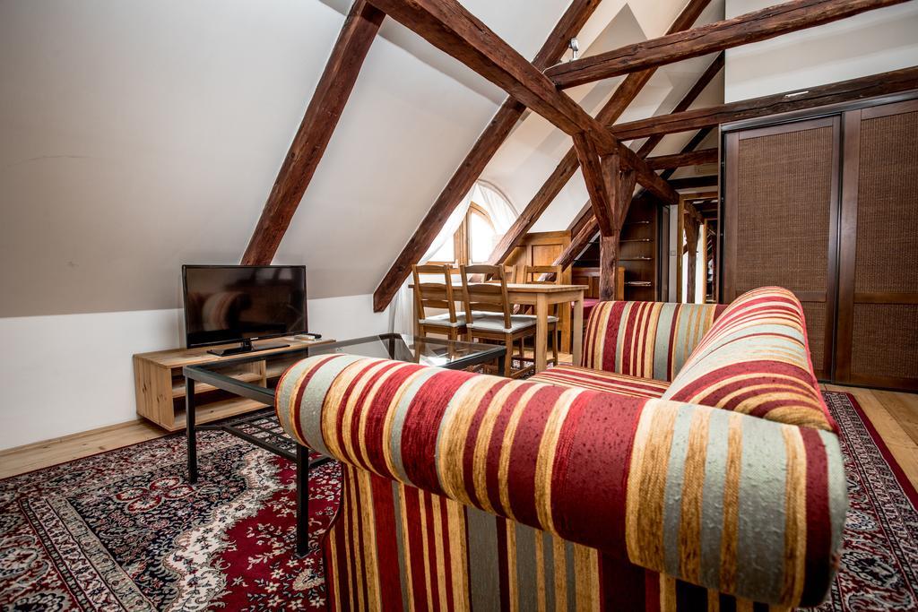 Velké Číčovice Hotel Dvur Hoffmeister מראה חיצוני תמונה